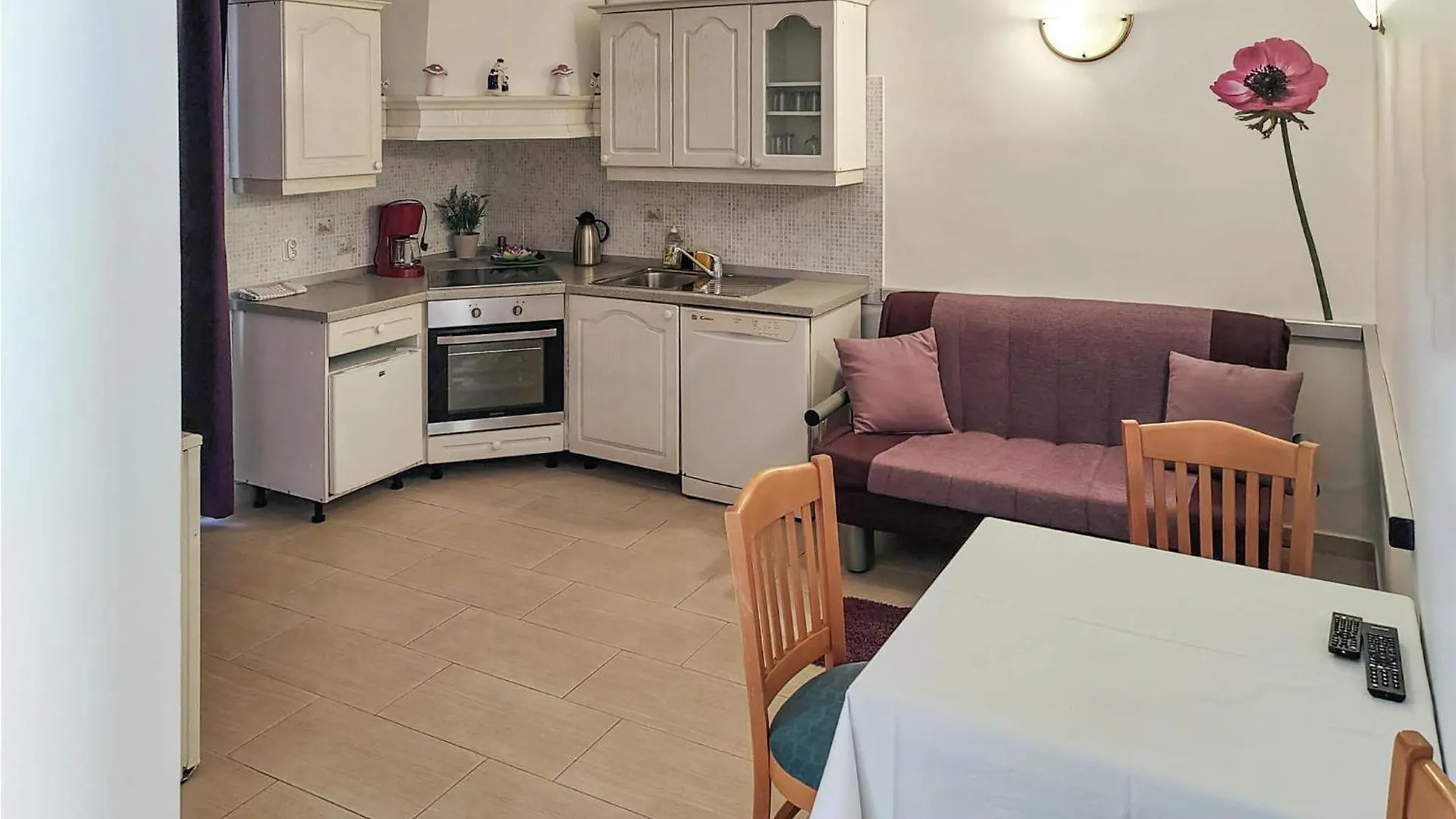 Awesome Apartment In Rtina With Kitchen