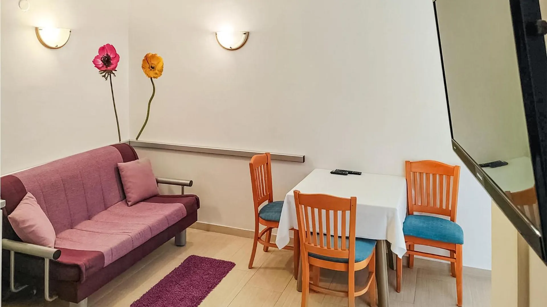 Awesome Apartment In Rtina With Kitchen